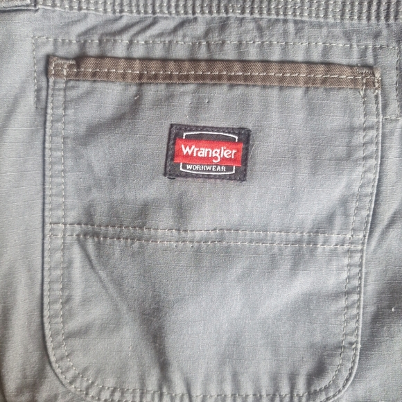 Wrangler Workwear Gray Multi-Pocket Pants size 38x30 - Picture 8 of 8